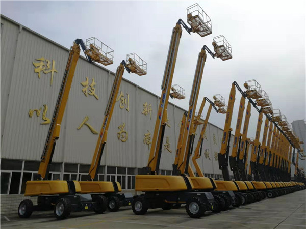 直臂式高空作業車